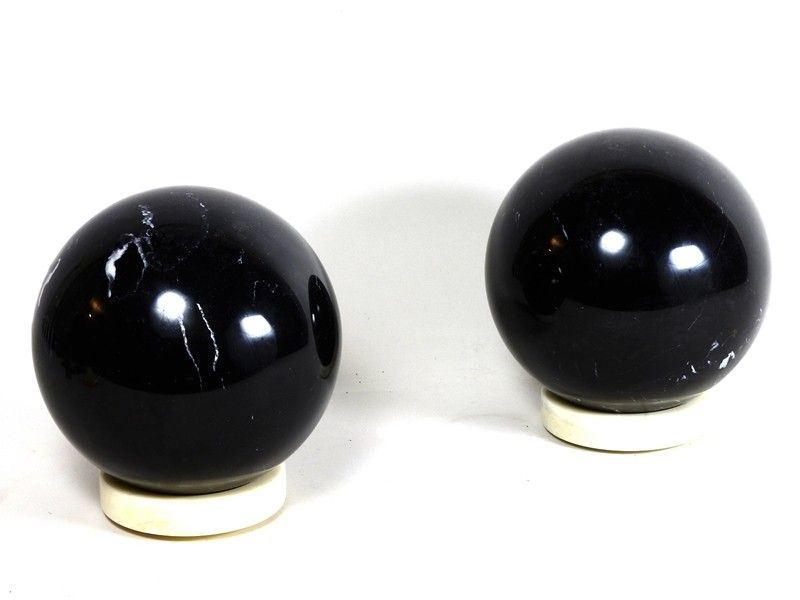 Coppia di Sfere Soprammobile in Marmo Nero