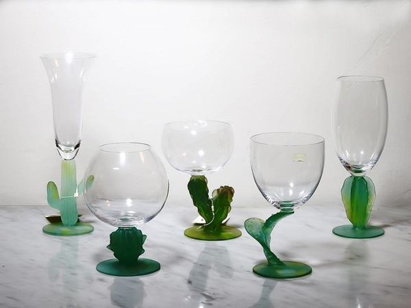 Collezione di cinque bicchieri in cristallo