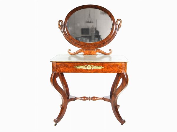 A Mahogany Veneered Toilet Table  (first half of 19th Century)  - Auction Furniture, Silver and Curiosities from a Roman House - I - Maison Bibelot - Casa d'Aste Firenze - Milano