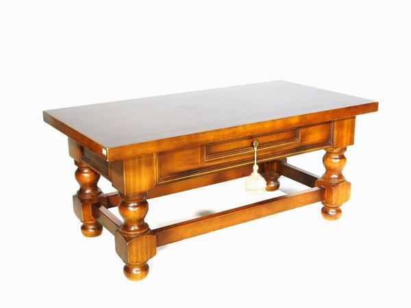 Walnut Low Table  - Auction Déballage: Interiors and Curiosities - I - Maison Bibelot - Casa d'Aste Firenze - Milano