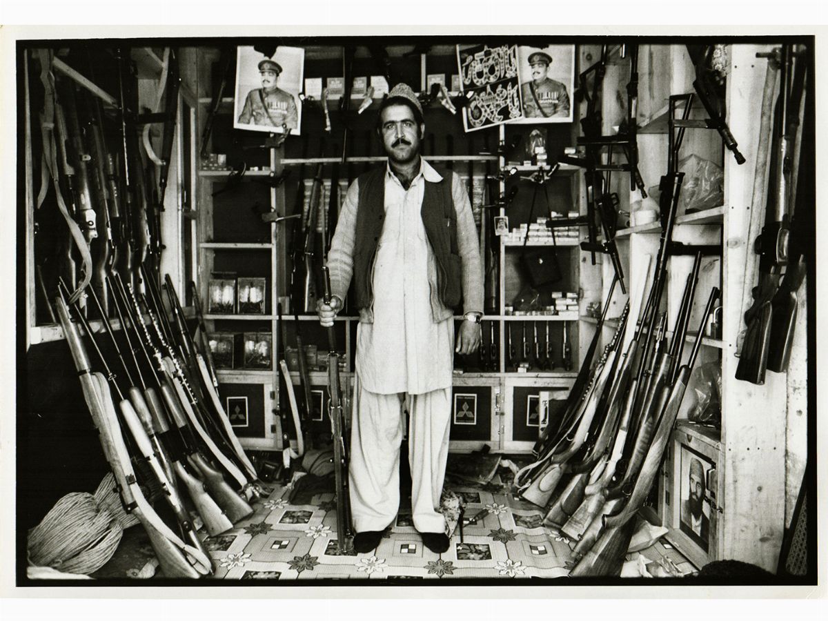 Gianfranco Gorgoni - Pakistan Darra Negozi di Armi 1980
