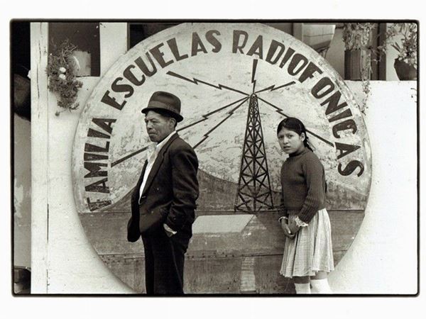 Sebastiao Salgado - Familia Escuelas Radiofonicas, Perù 1978