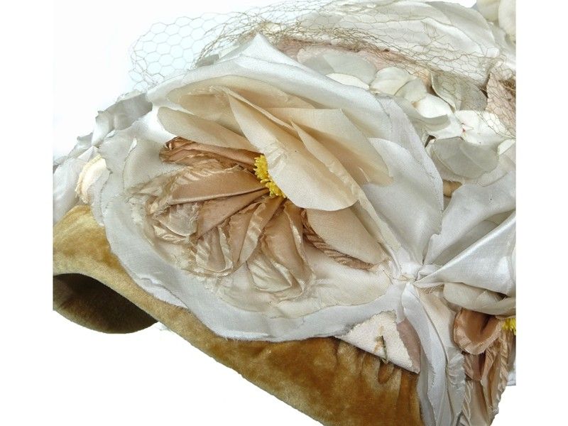 Lotto Composto da Stola e Cappellino