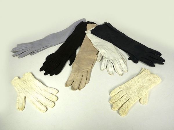 Seven gloves