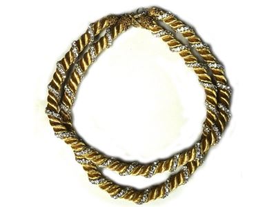 Collana Composta da Fili Dorati Torchon e Catena di Strass