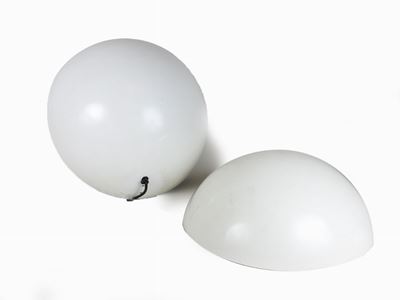 Serie di Quattro Appliques in Materiale Plastico Bianco