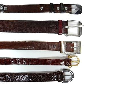 Lotto di Cinque Cinture in Pelle Marrone