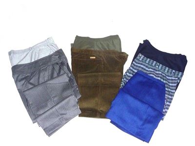 Lotto Composto da Sei Pantaloni ed una Gonna in Lana Blu