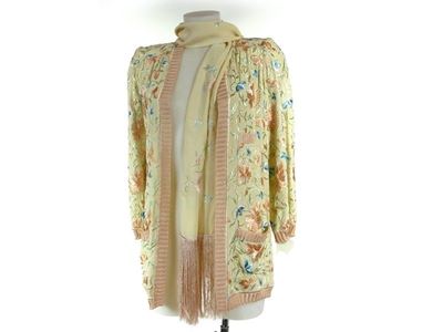 Giacchina in Seta Beige Ricamata a Fiori nelle Tonalitã Pastello