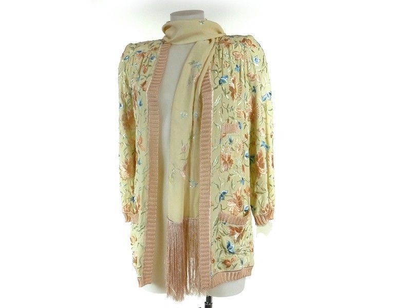 Giacchina in Seta Beige Ricamata a Fiori nelle Tonalitã Pastello