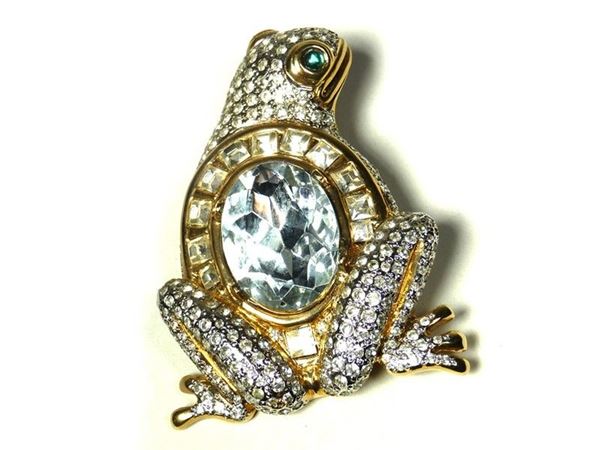 Frog golden metal brooch