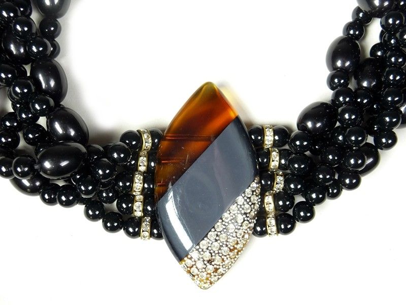 Collana a Piã¹ Fili di Perle in Resina Nera