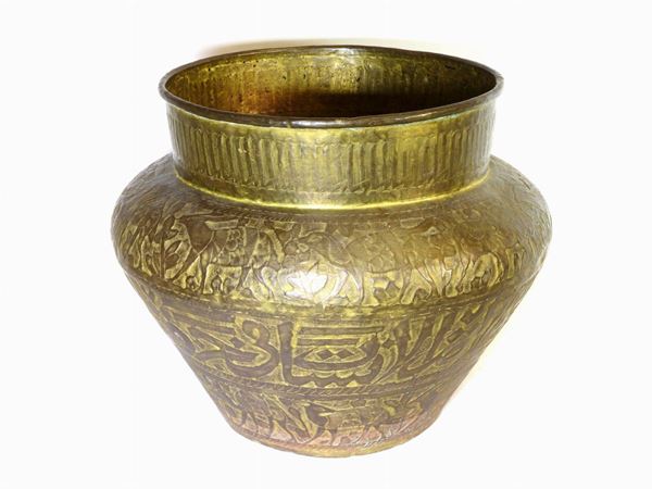 Large Oriental Copper Pot