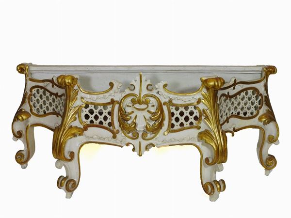 Giltwod and Withe Lacquered Jardinière