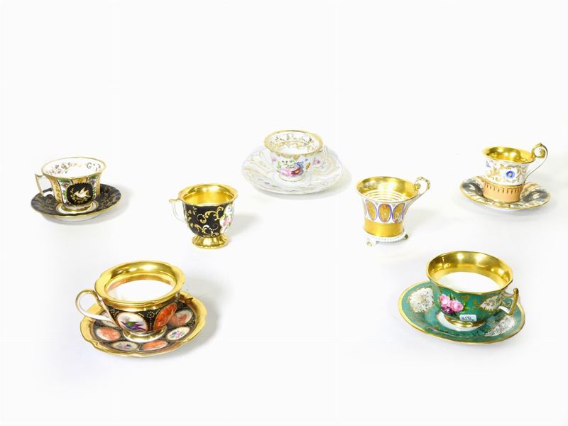 Collezione di Tazzine in Porcellana Policroma