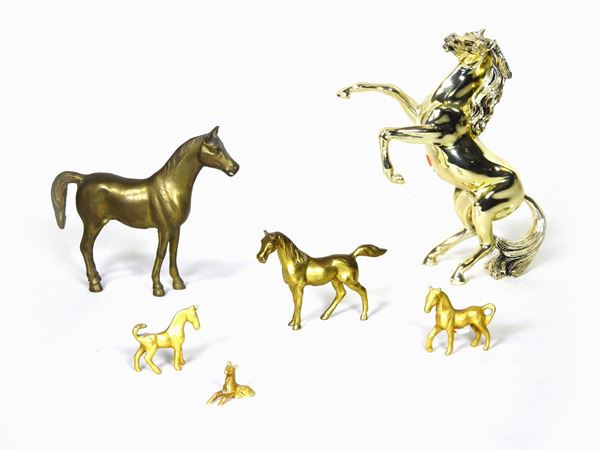 Raccolta di sei cavalli da collezione  - Asta Curiosità dalla dimora di un collezionista - III - Maison Bibelot - Casa d'Aste Firenze - Milano