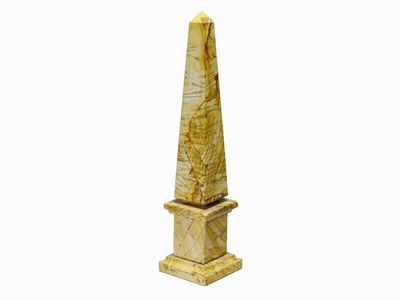 Obelisco in Marmo