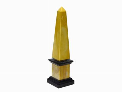 Obelisco in Marmo