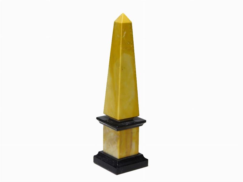 Obelisco in Marmo