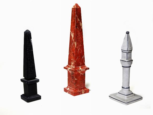 Tre obelischi  - Asta Curiosità dalla dimora di un collezionista - III - Maison Bibelot - Casa d'Aste Firenze - Milano