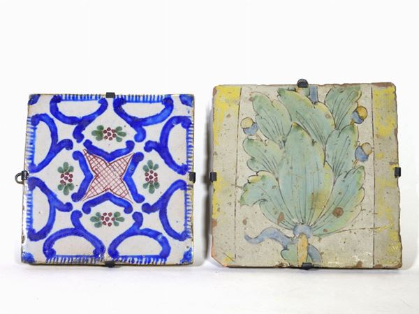 Two Glazed Terracotta Tiles  - Auction Curiosities from the Home of a Collector - III - Maison Bibelot - Casa d'Aste Firenze - Milano