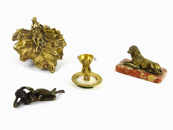 Lotto di oggetti in bronzo  - Asta Curiosità dalla dimora di un collezionista - III - Maison Bibelot - Casa d'Aste Firenze - Milano