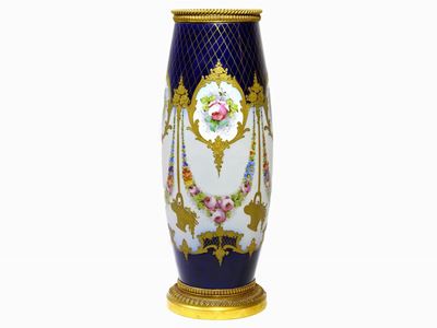 Vaso in Porcellana Francese