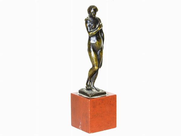 Bronze Figure of Venus  (18th Century Manufacture)  - Auction Antique Furniture and Old Master Paintings from a house in Florence - II - Maison Bibelot - Casa d'Aste Firenze - Milano