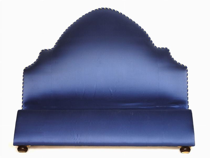 Letto Matrimoniale Imbottito e Rivestito in Raso Azzurro
