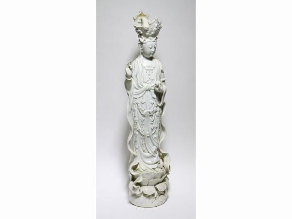 Figura in porcellana  (Cina, XIX secolo)  - Asta Arredi e dipinti da un appartamento fiorentino - II - Maison Bibelot - Casa d'Aste Firenze - Milano