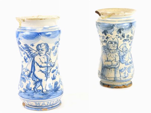 Two Painted Maiolica Albarelli  (18th Century)  - Auction Antique Furniture and Old Master Paintings from a house in Florence - II - Maison Bibelot - Casa d'Aste Firenze - Milano
