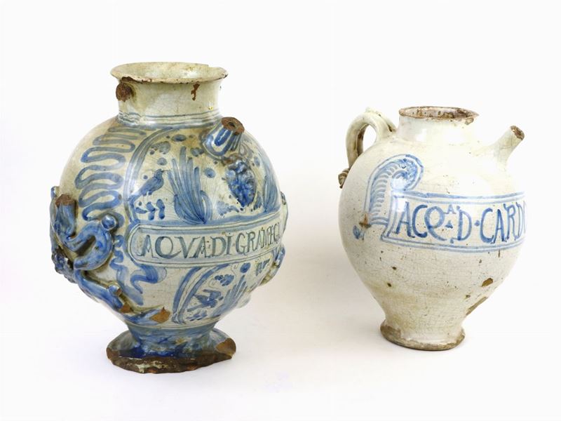 Due Grandi Versatoi da Farmacia in Maiolica