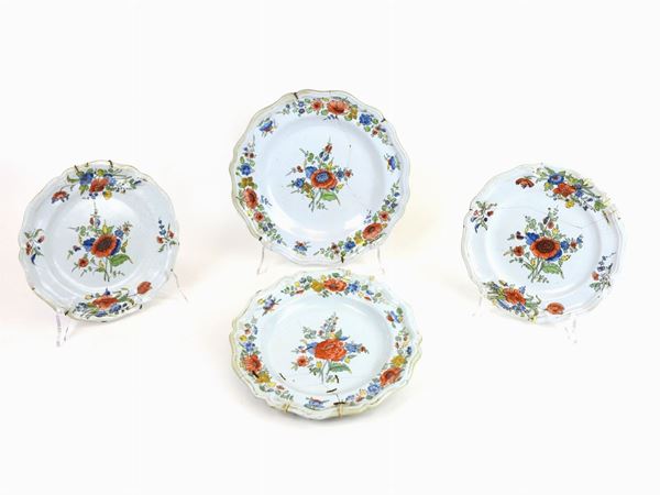 Four Painted Maiolica Plates  (Faenza, 18th Century)  - Auction Antique Furniture and Old Master Paintings from a house in Florence - II - Maison Bibelot - Casa d'Aste Firenze - Milano
