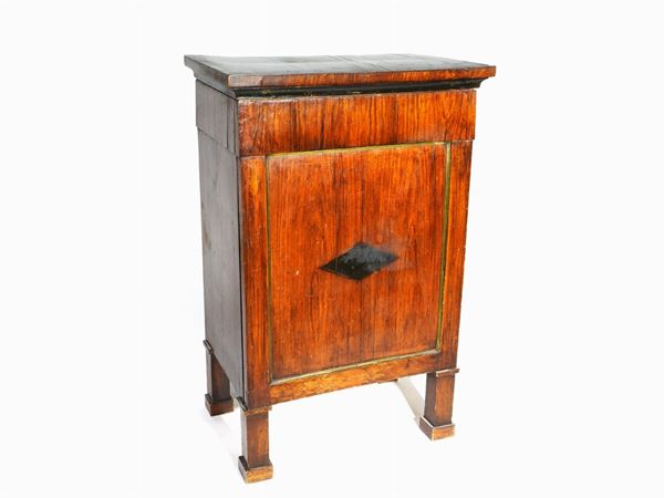 Cherrywood Veneered Night Table  (early 19th Century)  - Auction Antique Furniture and Old Master Paintings from a house in Florence - II - Maison Bibelot - Casa d'Aste Firenze - Milano