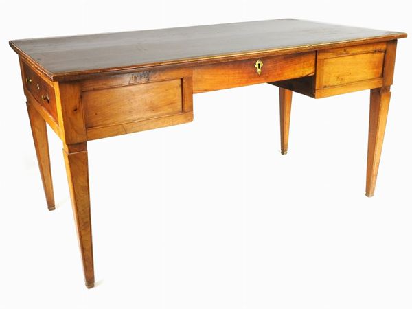 Walnut Desk  (19th Century)  - Auction Antique Furniture and Old Master Paintings from a house in Florence - II - Maison Bibelot - Casa d'Aste Firenze - Milano