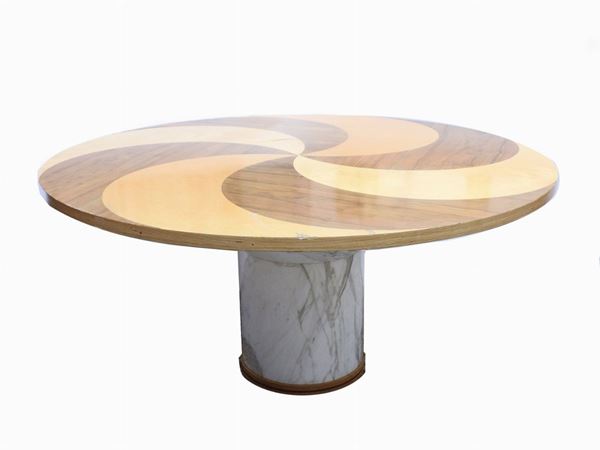 A round wooden table