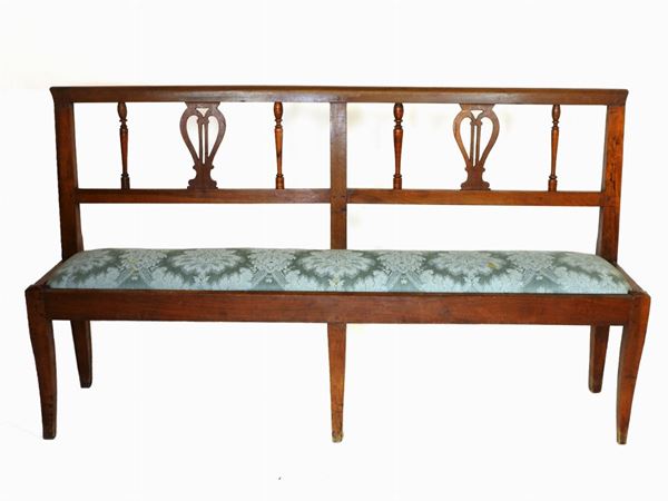 Walnut Sofa  (late 18th Century)  - Auction Antique Furniture and Old Master Paintings from a house in Florence - II - Maison Bibelot - Casa d'Aste Firenze - Milano
