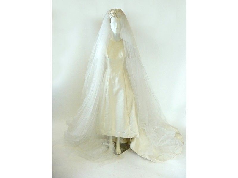 Abito da Sposa in Seta Bianca