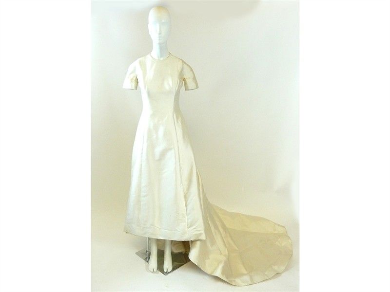 Abito da Sposa in Seta Bianca