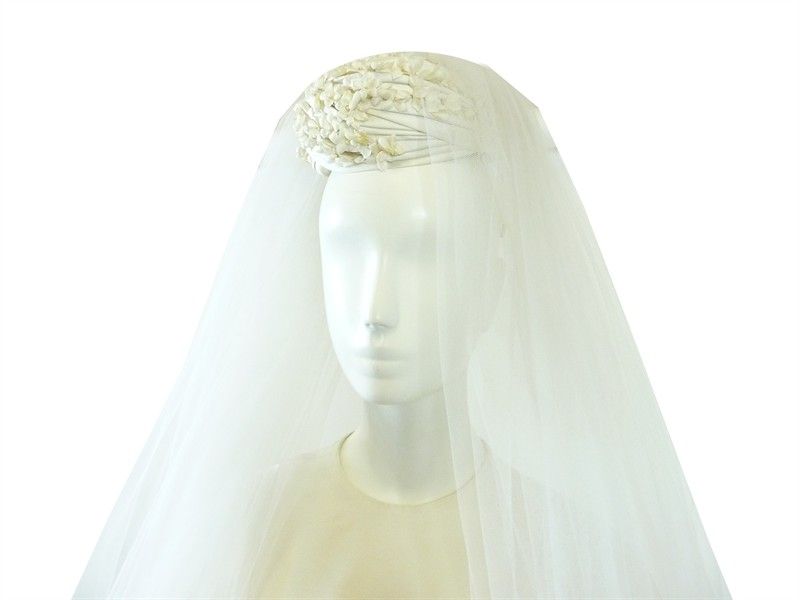 Abito da Sposa in Seta Bianca