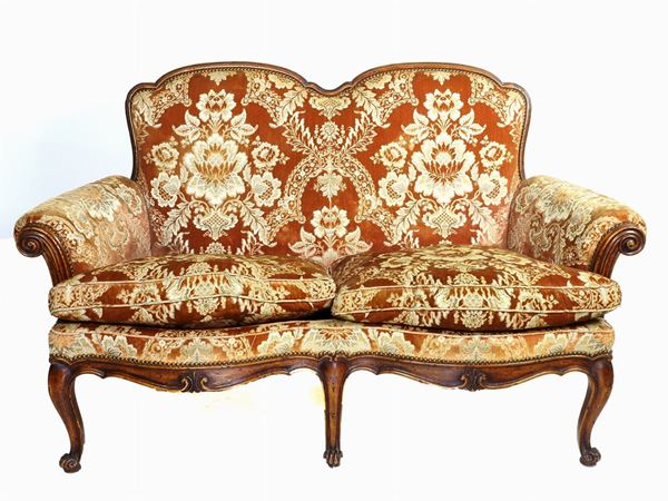 Walnut Sofa  - Auction Antique Furniture and Old Master Paintings from a house in Florence - II - Maison Bibelot - Casa d'Aste Firenze - Milano