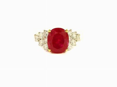 Anello in Oro Bianco, Diamanti e Rubino