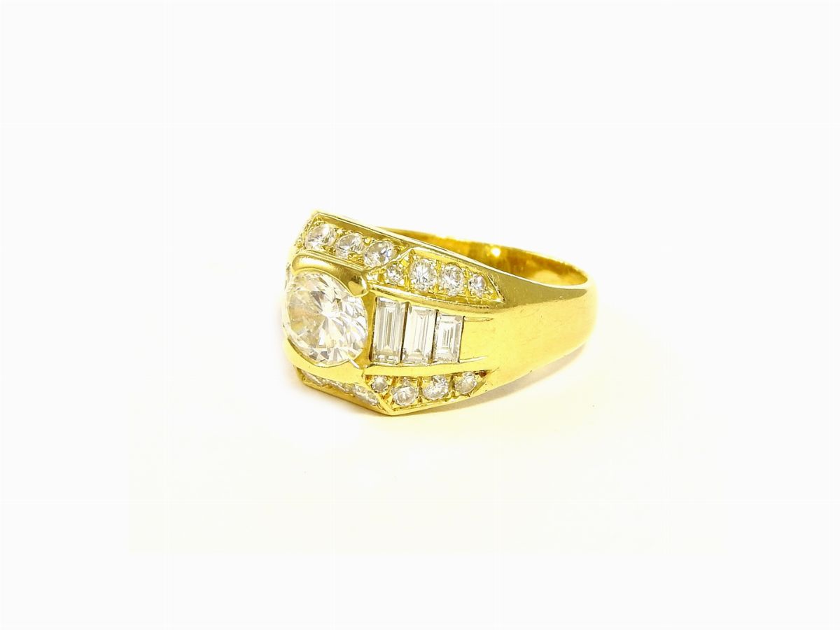 Anello in Oro Giallo e Diamanti