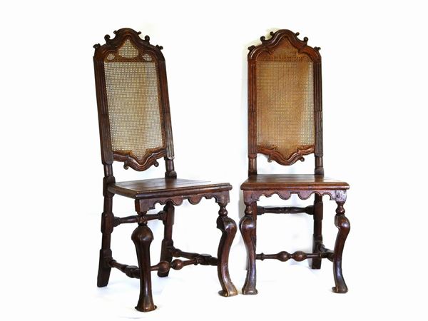 Serie di tre sedie in noce  (XIX secolo)  - Asta Arredi e dipinti da un appartamento fiorentino - II - Maison Bibelot - Casa d'Aste Firenze - Milano
