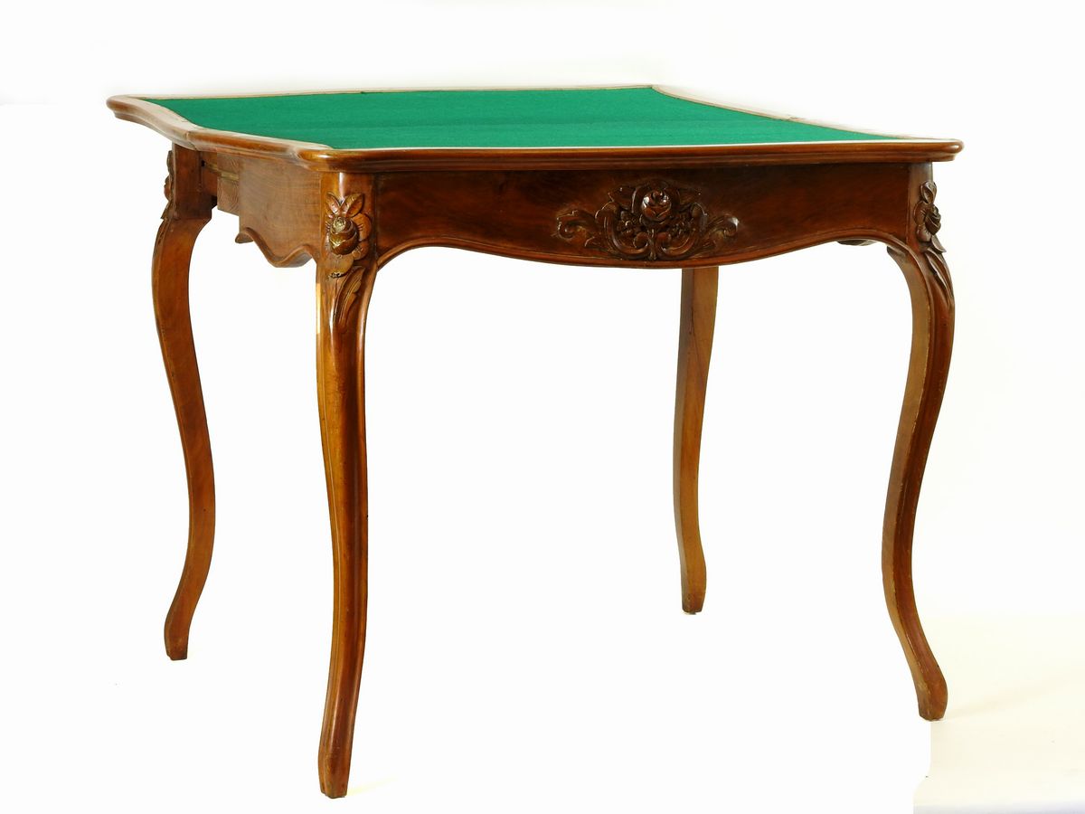 Coppia di Tavolini da Gioco in Noce e Radica di Noce