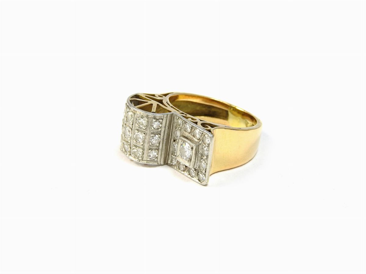 Anello in Oro Bianco, Giallo e Diamanti