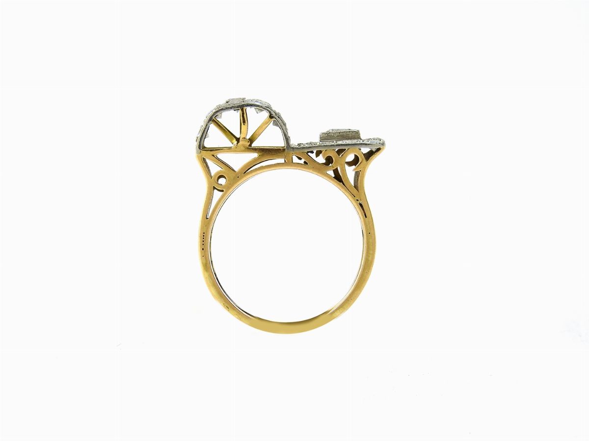 Anello in Oro Bianco, Giallo e Diamanti