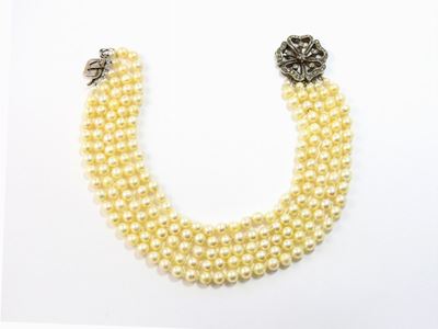 Collana a Cinque Fili di Perle Akoya