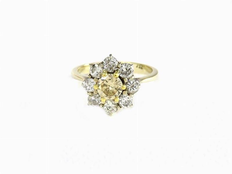 Anello a Margherita in Oro Giallo e Diamanti