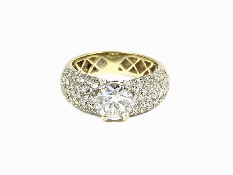 Anello Solitario in Oro Bianco e Diamanti